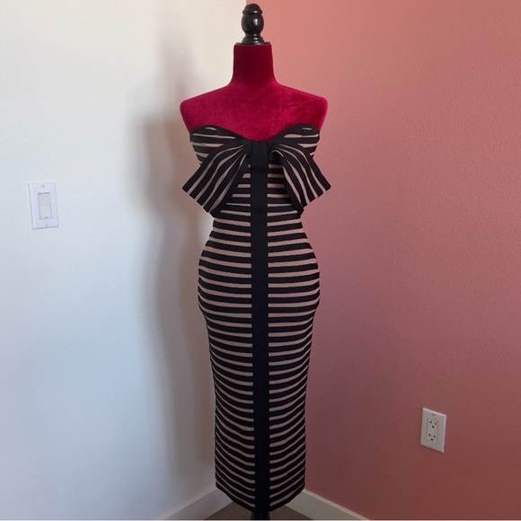 House of CB Petra Dress ✨ - Picture 1 of 4